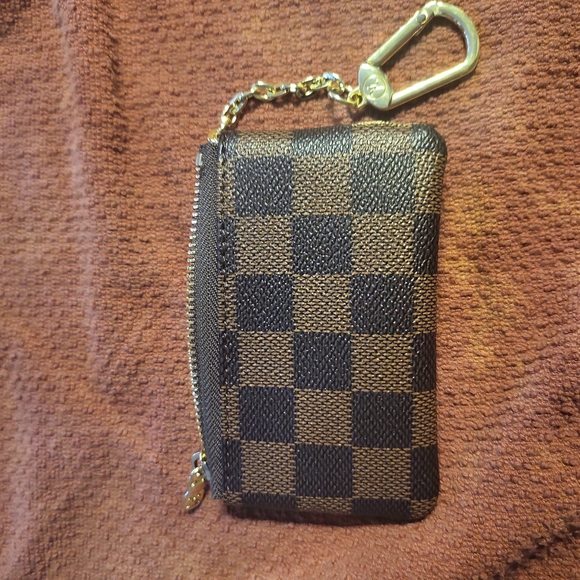 AUTHENTIC  LOUIS VUITTON CHANGE PURSE - Picture 2 of 3